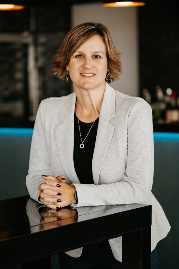 Headshot of Doni Perry