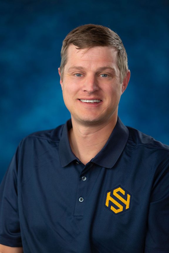 Headshot of Dorin Harkleroad